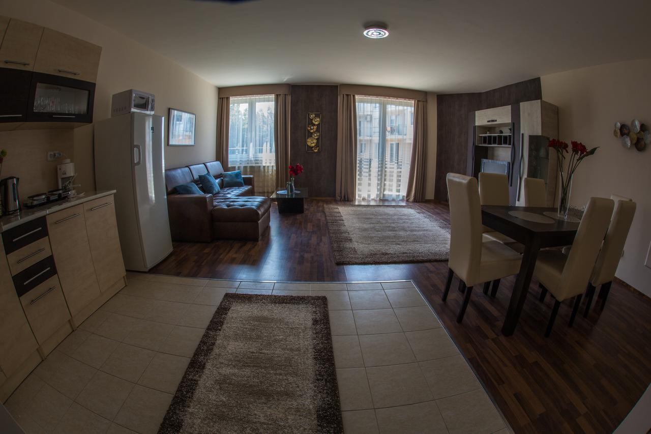 Aqua Line Apartmanhaz Hajdúszoboszló Екстериор снимка