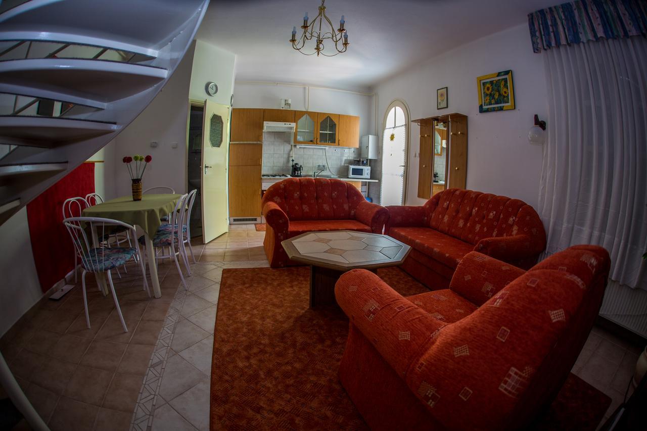 Aqua Line Apartmanhaz Hajdúszoboszló Екстериор снимка