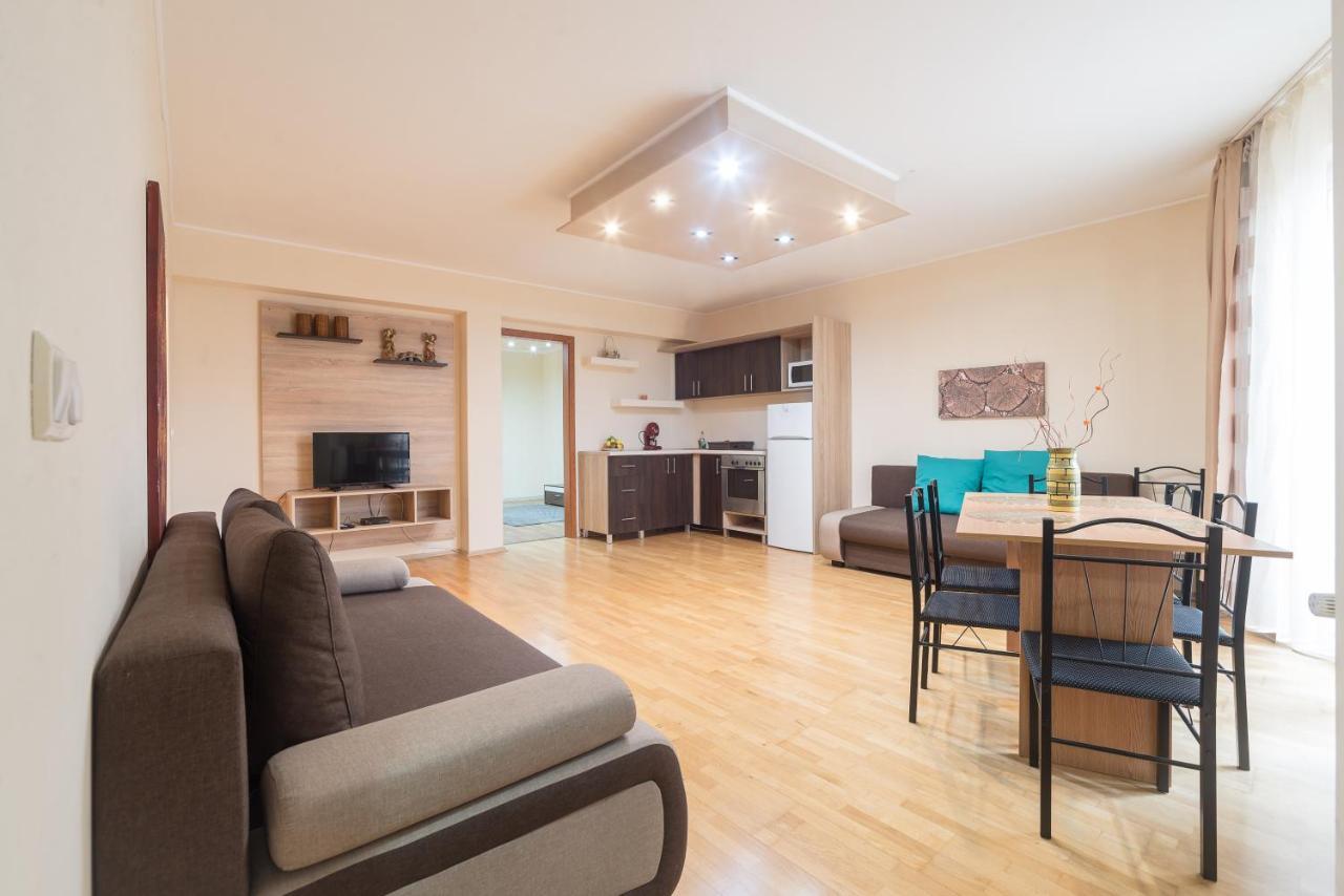 Aqua Line Apartmanhaz Hajdúszoboszló Екстериор снимка